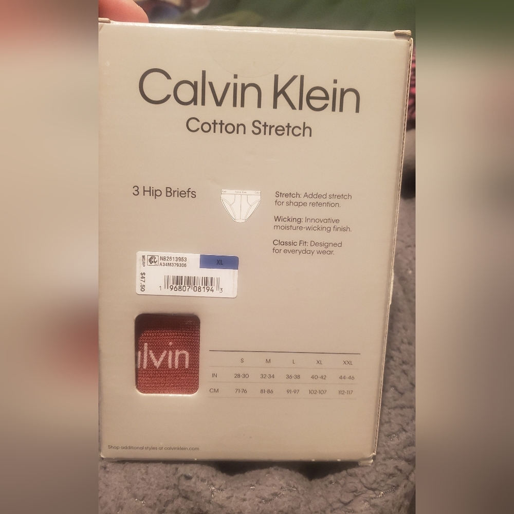 Calvin Klein - Picture 4 of 4